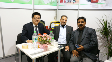 参加2013年德国MEDICA展览会
